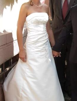 Traumhaftes Brautkleid A - Linie - trägerlos - Appenweier