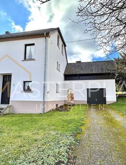 Zweifamilienhaus mit Terrasse und großem Grundstück in Fremersdorf - Rehlingen-Siersburg