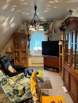 Charmante Doppelhaushälfte auf großzügigem 800 m² Grundstück in malerischer Lage. - Steinreich