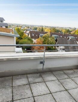 Attraktive Maisonnette-Wohnung mit 4 Zimmern, Balkon, Dachterrasse und toller Aussicht - Ostfildern