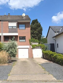 Ideal für die größere Familie: EFH mit Kamin, Balkone, Sauna und 2 Garagen - Grevenbroich
