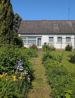 Gemütliches Haus mit Ausbaumöglichkeit und tollem Garten - Salzgitter