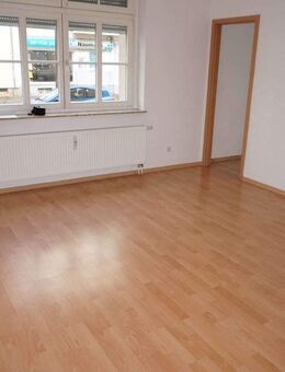 Uninah - Nachmieter gesucht - Bad mit Dusche, Laminat u.v.m. - Chemnitz