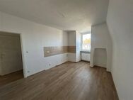 Ab sofort! Gepflegte 2-Zimmer-Whg in zentraler Lage von E-Altendorf - Essen