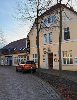 Traditionsimmobilie mit einem Baugrundstück - Halle (Westfalen)