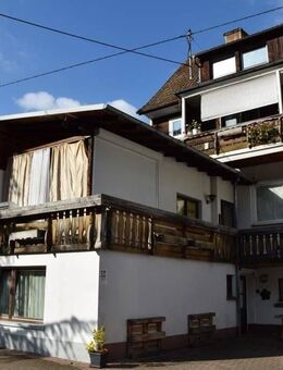 Vermietetes Mehrfamilienhaus mit zwei Ladenlokalen in zentraler Lage von Münstertal - Münstertal (Schwarzwald)