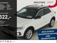VW T-Roc, 1.5 TSI Style Massage, Jahr 2023 - Wackersdorf