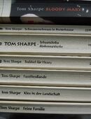 Tom Sharpe 8 Romane Humor Satire Bestseller Bloody Mary  FamilienBande  Feine Familie  Klex in der Landschaft  Schwanenschmaus in Porterhouse Tohuwabohu Mohrenwäsche Trabbel für Henry 7 Bücher zus. 7,- in 24944