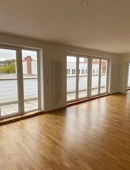 Maisonette Wohnung im Zentrum von Saarbrücken (1x Durchgangsz.) EBK Bad Gäste WC und Terrasse, , Großh.-Friedr.-Str. 10 66111 Saarbrücken - Saarbrücken