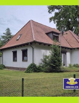 Walmdach Winkelbungalow mit Teilkeller, Doppelgarage, in begehrter Lage in Fahrenhorst - Stuhr