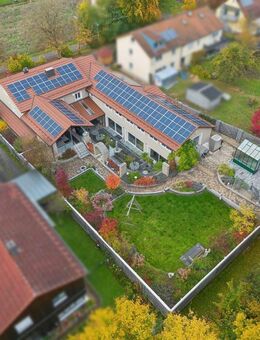 Luxuriöses Anwesen nahe Regensburg: Großzügige, neuwertige Villa mit Schwimmbad - Obertraubling