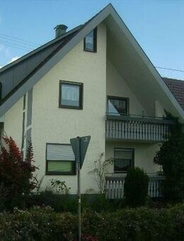 Wohnhaus (2 WE) mit 3 Garagen in Oberndorf- Beffendorf! - Oberndorf (Neckar)