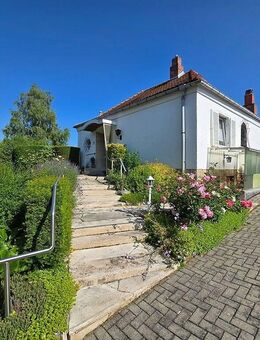 Charmantes Einfamilienhaus mit großem Garten in exklusiver Lage direkt am Steigerwald - Erfurt