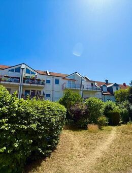 2,5-Zimmer-Dachgeschosswohnung mit Balkon, EBK und TG-Stellplatz - Fürth