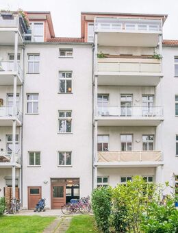 Attraktives Investment in Adlershof Altbauwohnung mit Sonnenbalkon - Berlin