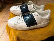 Sneaker Valentinos Größe 41in weiß blau kaum getragen - Köln