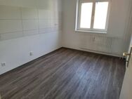 Niedliche 3-Zimmer-Wohnung mit Dusche // 1.OG Wohnung 2 - Wolfsburg