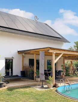 Neuwertiges Einfamilienhaus mit Pool und Terrassenspielbereich - Passivhaus - Gräfenberg