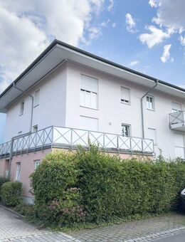 Schönes 1-Zimmer-Apartment mit Küche, KFZ-Stellplatz und großer Terrasse - Dörfles-Esbach