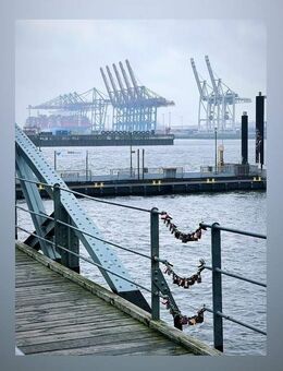 *** NEU - Exklusive 4-Zimmer-Neubau-Wohnung mit Fahrstuhl und TG in den HH-Elbvororten *** - Hamburg