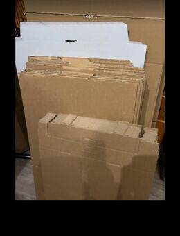 Übriggebliebene Faltkartons - Tettnang