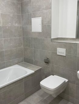 Geräumige 4-Zimmer-Wohnung mit Balkon - Chemnitz