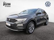 VW T-Roc, 1.5 TSI Active, Jahr 2022 - Uelzen