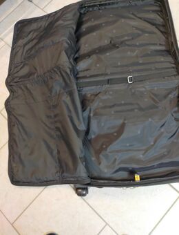 Rollkoffer/Transportable Kleiderbox zu verkaufen - Werneuchen