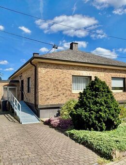 Barrierefreier Zugang, 2 Garagen, schöner Garten - Bell