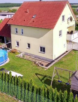 "Zuhause für zwei Generationen - idyllisches Familiennest in Greßthal mit idealer Verkehrsanbindung - Wasserlosen
