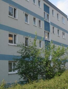 AUSGESTATTET MIT PVC UND RAUFASER UND SOFORT BEZIEHBAR: HELLE DREI-ZIMMER-WOHNUNG MIT BALKON UHLANDS - Lüdenscheid