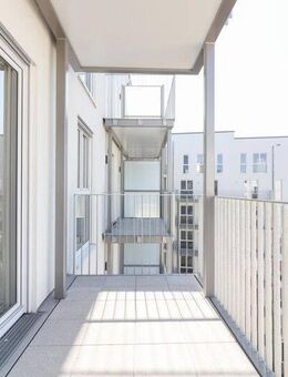 Stilvoll wohnen mit Balkon: großzügige 2-Zimmer-Wohnung, moderne Küche & Tiefgaragenplatz - Frankfurt (Main)