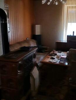 Einfamilienhaus mit Ladenlokal und Nebengebäude in Dunzweiler - Dunzweiler