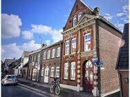 Husum Zentrum: Historisches STADTHAUS MIT FLAIR mit Südbalkon wenige Schritte zur Innenstadt/ Hafen! - Husum (Schleswig-Holstein)