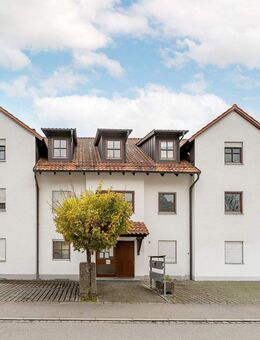 *SCHÖN GESCHNITTENE 2-ZIMMER-WOHNUNG MIT ÜBERDACHTEM SÜD-BALKON IN RUHIGER LAGE* - Straubing