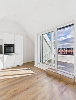 Zum Erstbezug: helle Maisonette-Dachgeschosswohnung in schöner Wohnlage in Thalkirchen - München