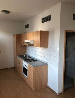 Hübsche 2 Zimmerwohnung mit EBK und Badewanne - Erfurt