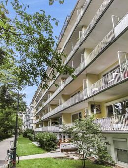 Bremen-Mitte: Sehr helle, offene Eigentumswohnung mit grünem Blick auf das Biotope der Wallanlagen - Bremen