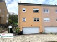GRENZNAHES WOHNEN! GROßZÜGIGE DOPPELHAUSHÄLFTE MIT DACHTERASSE & DOPPELGARAGE - Perl