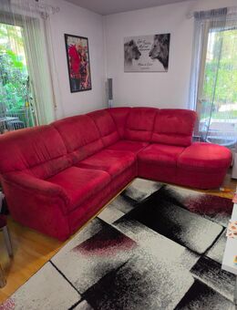 Eckcouch in rot - Leipzig Alt-West