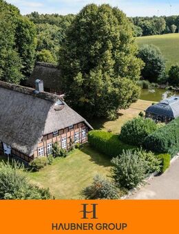 Zeitlose Eleganz - Reetdach-Ensemble mit Orangerie & Parkgarten - Beverstedt