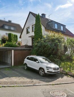 Freistehendes Zweifamilienhaus mit Einliegerwohnung in beliebter Wohnlage von Wuppertal-Cronenberg - Wuppertal