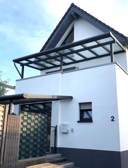 Modernes Einfamilienhaus mit Balkon u. einer schöner Terrasse - Erftstadt