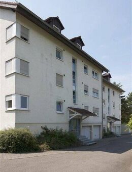 Frisch teilrenovierte 2-Zimmer-Dachgeschosswohnung in Weinsberg mit Balkon - Weinsberg