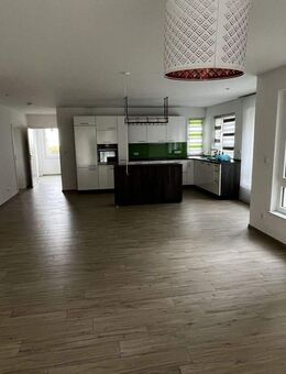 Helle und großzügige 3,5-Zimmer-Wohnung mit Terrasse; ab Januar 2026 - Bad Rappenau