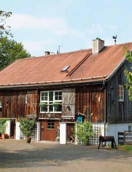 Historisches Bachweberhäusl auf großem Grundstück am Starnberger See - Pöcking