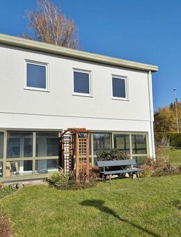 Große Doppelhaushälfte in guter Lage von Eggenfelden zu vermieten - Eggenfelden