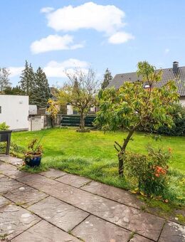 Sie brauchen mehr Platz? Dieses Zweifamilienhaus in Tuchenbach bietet ihn. - Tuchenbach