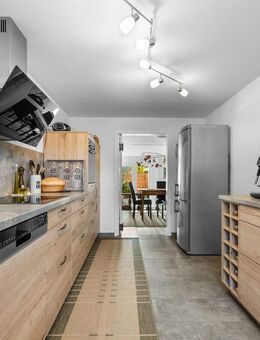 Traumhaft und kernsaniert in Bestlage - Reihenmittelhaus mit Terrasse in 79541 Lörrach - Lörrach