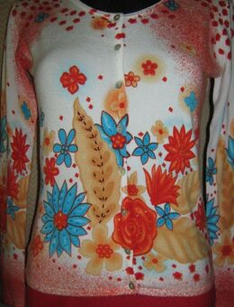 NEU * Glitzer- Pailletten * Stickerei * Blumen * Blüten * Flower * Flower- Power- Style * Fein- Strickjacke * Cardigan "Last Girl" Gr. 38- 40/ S- M * bunt * - Riedlingen